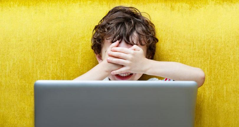 ¿Cómo proteger a tus hijos si navengan por internet?