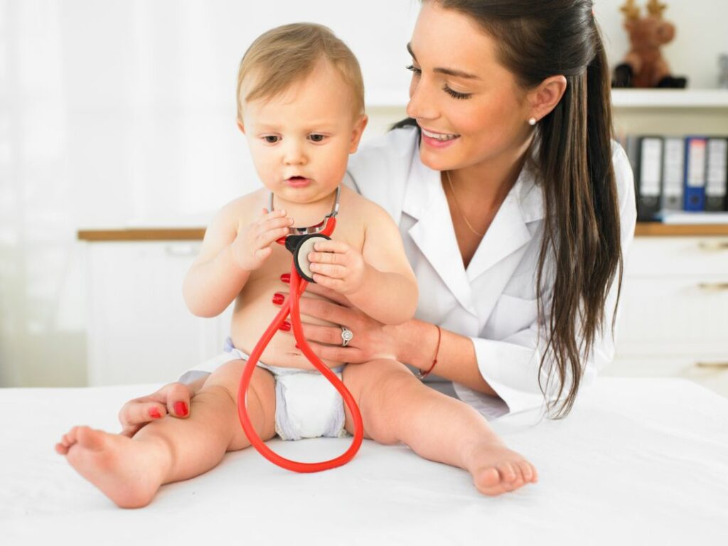 citas-con-el-pediatra-en-el-primer-mes-del bebé