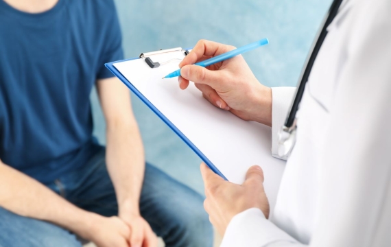 chequeo médico prostático en valencia revisión urólogo en valencia